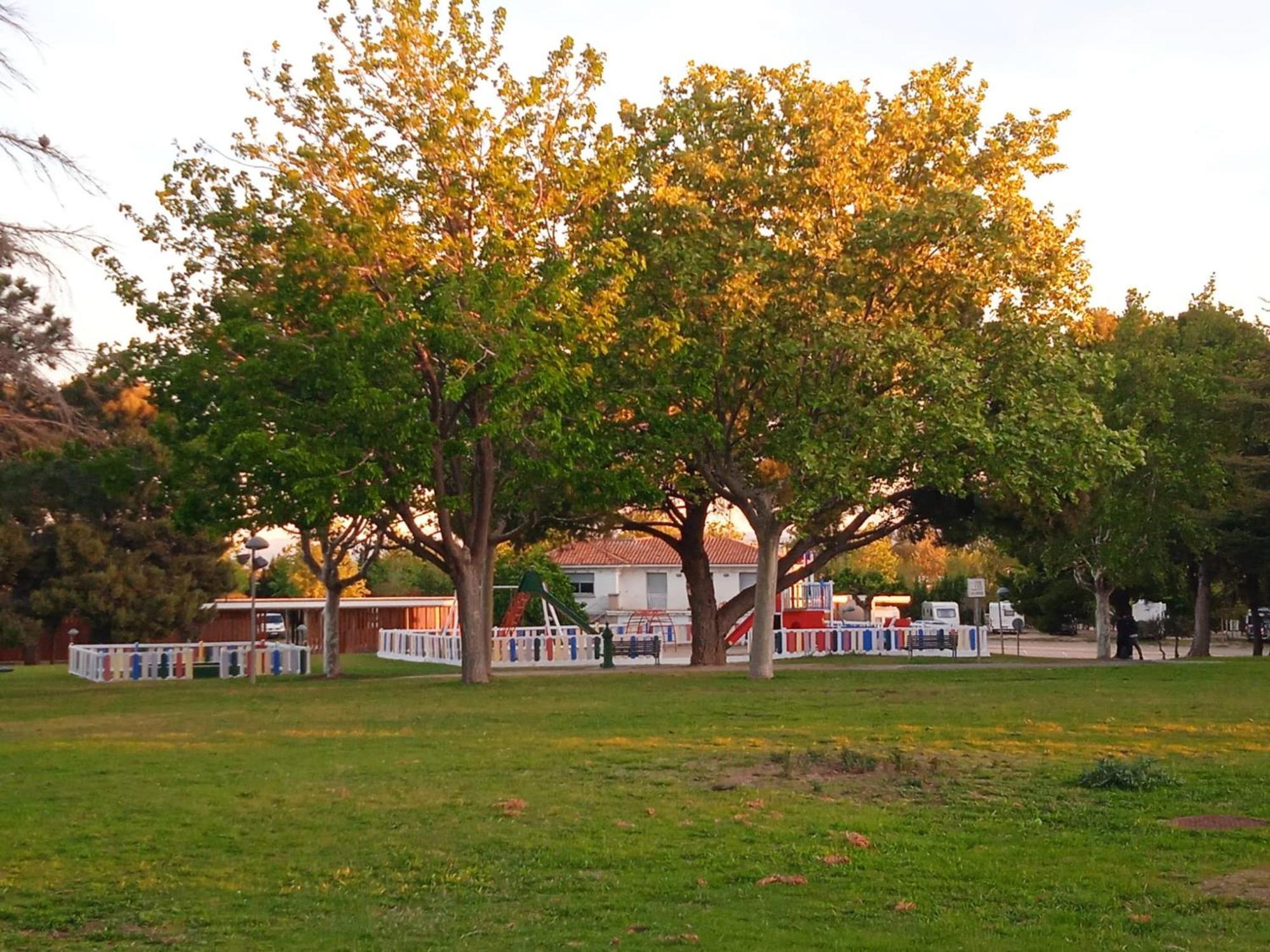 Albergue Zaragoza Camping Zewnętrze zdjęcie