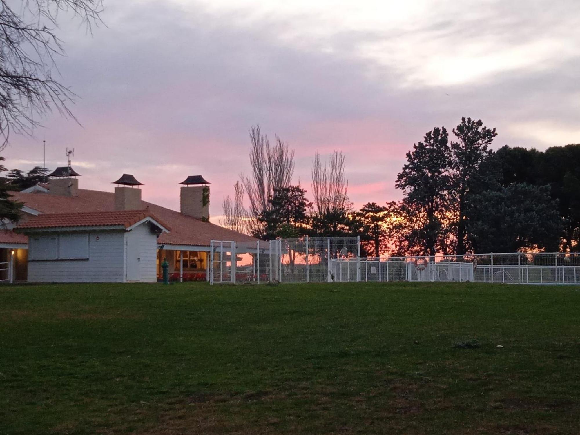 Albergue Zaragoza Camping Zewnętrze zdjęcie