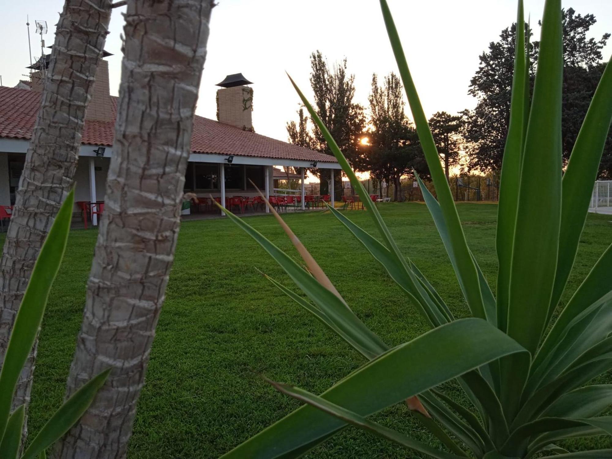 Albergue Zaragoza Camping Zewnętrze zdjęcie